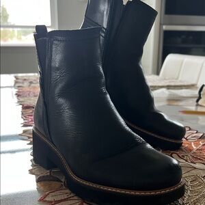 Naturalizer Black Leather Ankle Booties